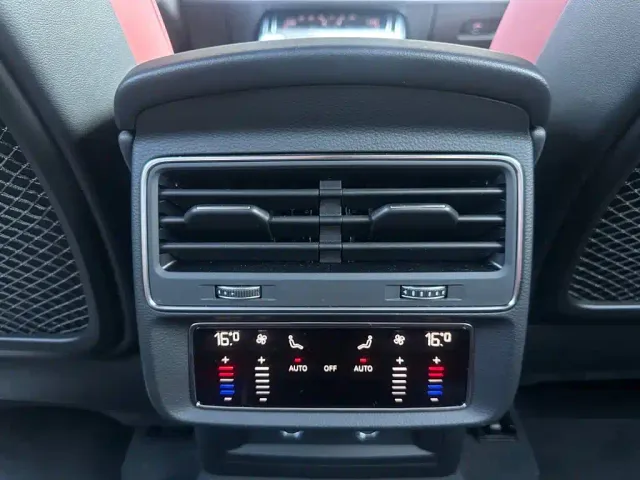 Audi SQ7 — Фото автомобиля 15