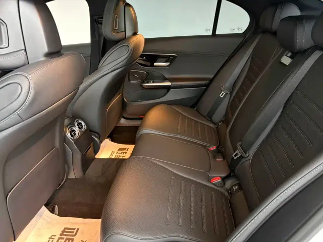 Mercedes-Benz C-Class — Фото автомобиля 10