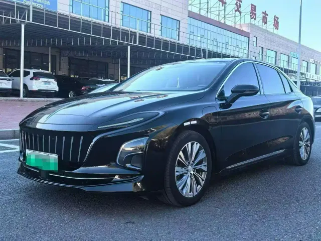 Фотография автомобиля — Hongqi E-QM5