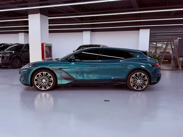 Denza Z9GT — Фото автомобиля 27