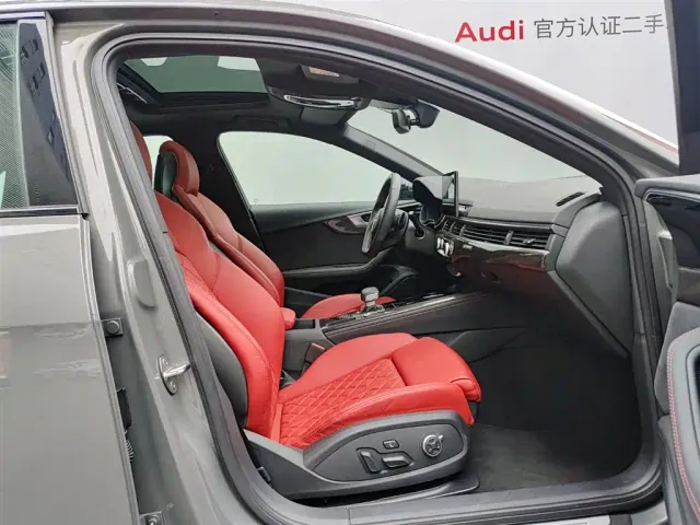 Audi S4 — Фото автомобиля 10