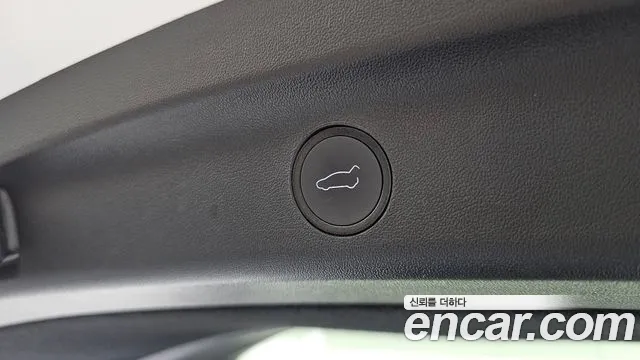 Tesla Model Y — Фото автомобиля 20