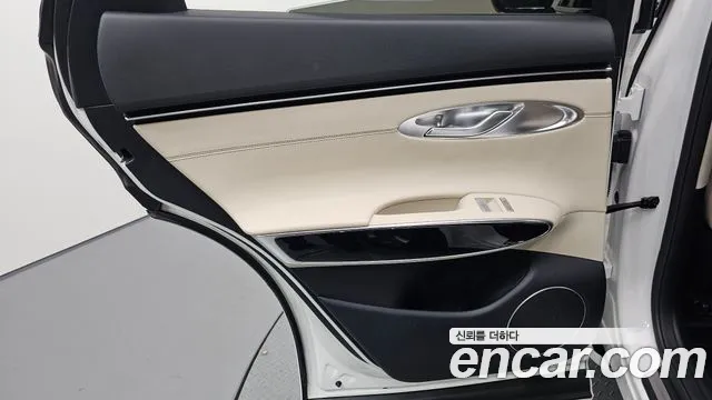 Genesis GV70 — Фото автомобиля 14