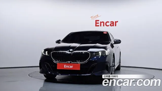 BMW 5 Series — Фото автомобиля 3