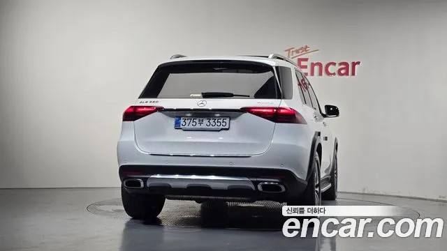 Фотография автомобиля — Mercedes-Benz GLE-Class