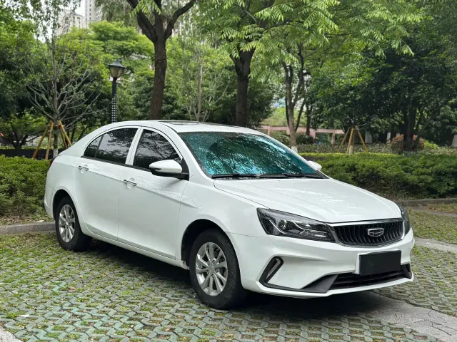 Geely Emgrand — Фото автомобиля 3