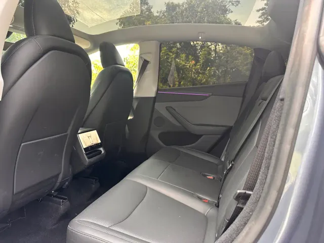 Tesla Model Y — Фото автомобиля 15