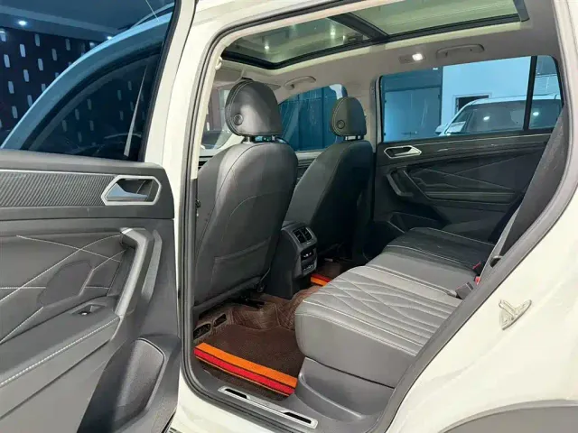Volkswagen Tiguan L — Фото автомобиля 13