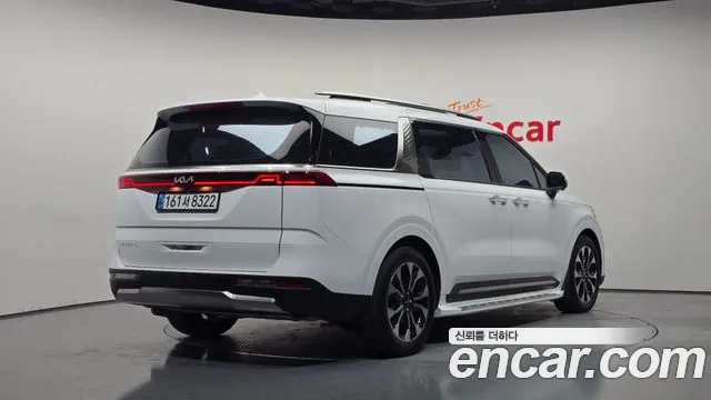 Kia Carnival — Фото автомобиля 2