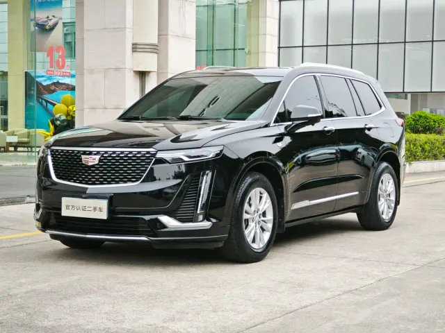 Фотография автомобиля — Cadillac XT6