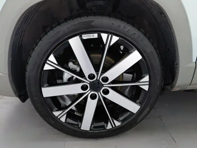 Geely ICON — Фото автомобиля 17