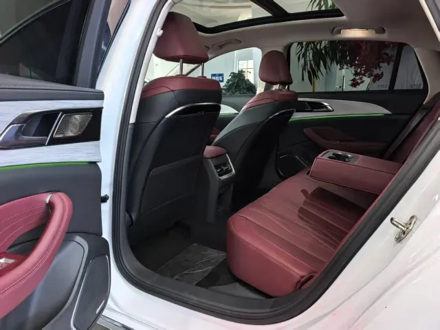 Hongqi H5 — Фото автомобиля 5