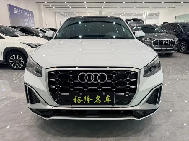 Audi Q2L — Фото автомобиля 2