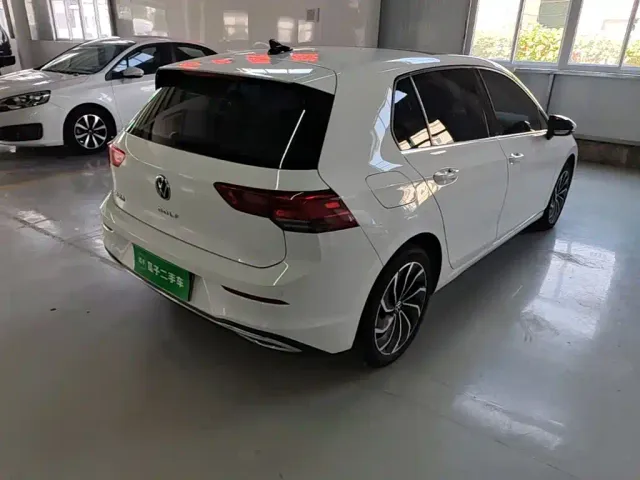 Volkswagen Golf — Фото автомобиля 6