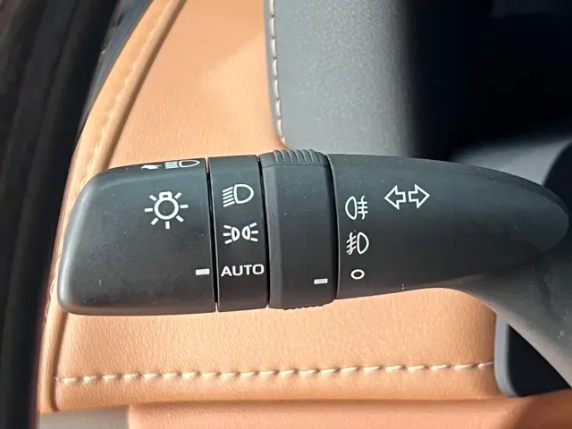 Toyota Vellfire — Фото автомобиля 18