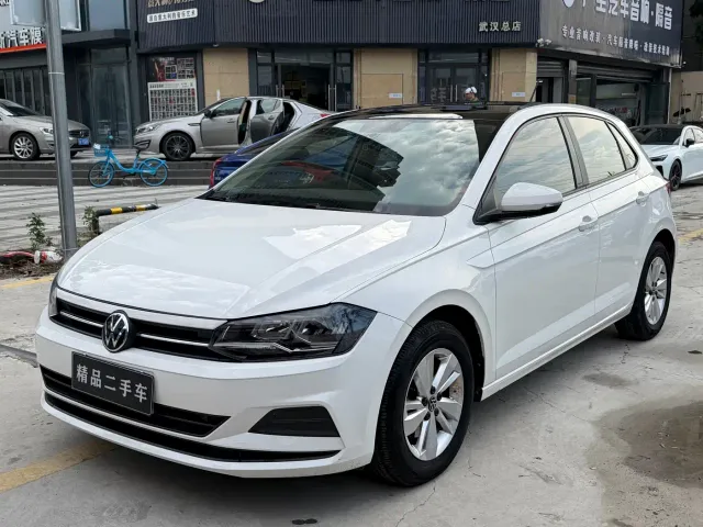 Фотография автомобиля — Volkswagen Polo