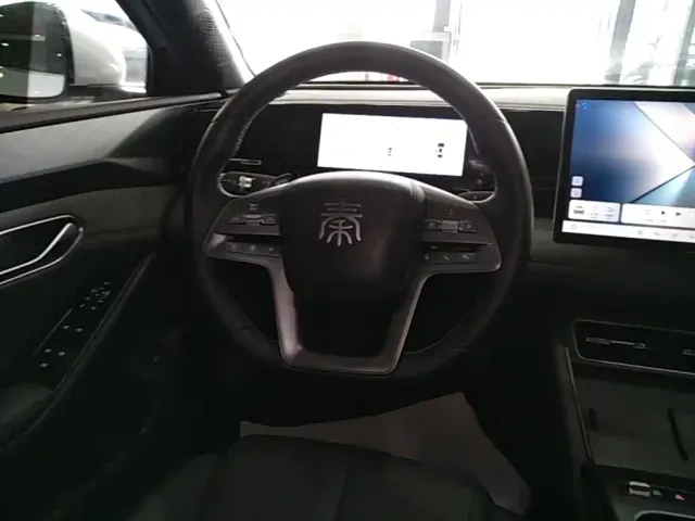 BYD Qin L — Фото автомобиля 10