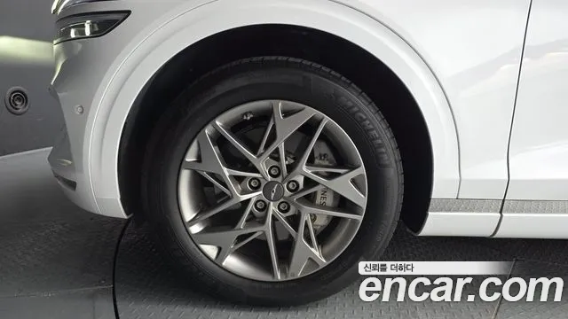 Genesis GV70 2.5T Бензин AWD — Фото автомобиля 5