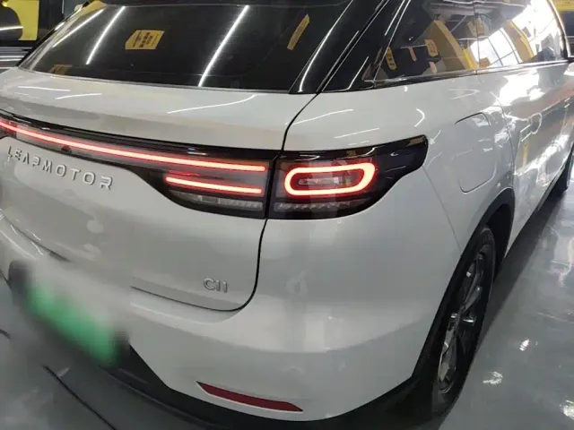 Leapmotor C11 — Фото автомобиля 6