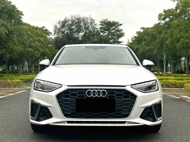 Фотография автомобиля — Audi A4L