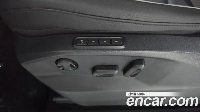 Volkswagen Tiguan Tiguan 2 поколение 2.0 TDI Premium — Фото автомобиля 29