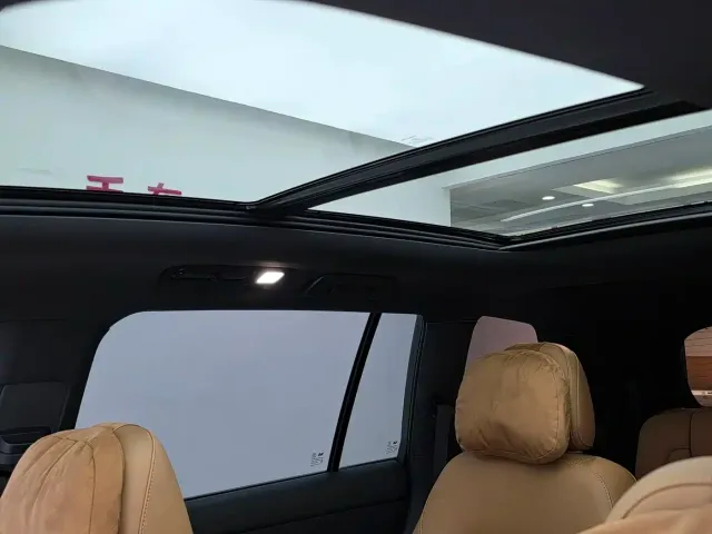 Li Auto ONE — Фото автомобиля 11