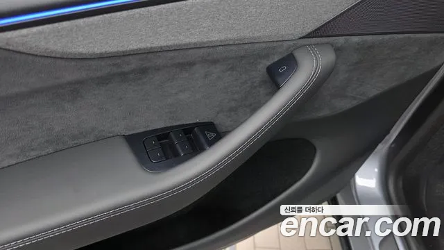 Tesla Model Y — Фото автомобиля 27