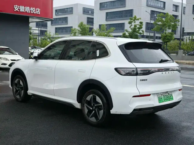 Geely Galaxy E5 — Фото автомобиля 8