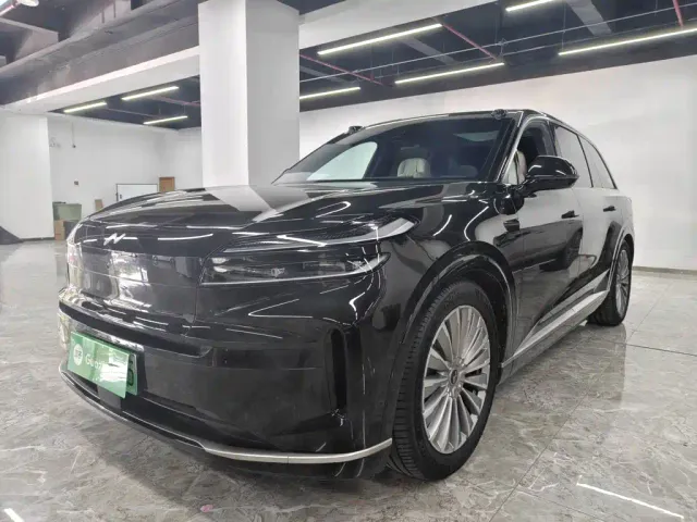 Фотография автомобиля — Onvo L90