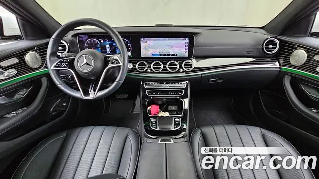 Mercedes-Benz E-Class — Фото автомобиля 7
