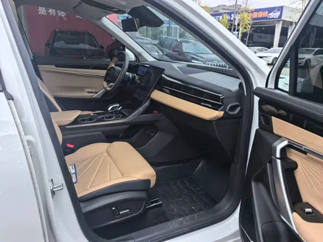 Geely Boyue L — Фото автомобиля 10