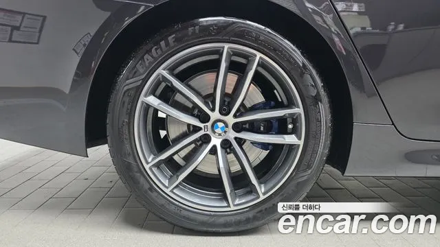 BMW 5 Series G30 — Фото автомобиля 4