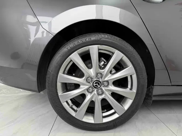 Mazda Axela — Фото автомобиля 14
