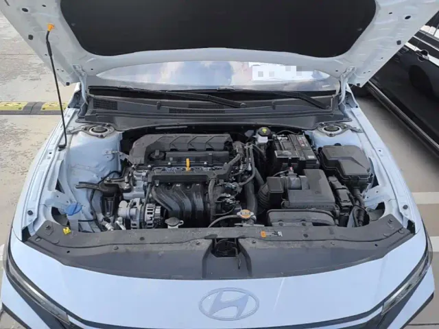Hyundai Elantra — Фото автомобиля 19