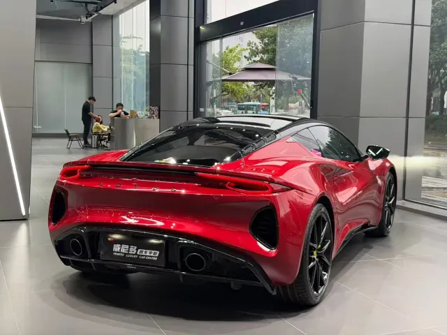Lotus Emira — Фото автомобиля 3