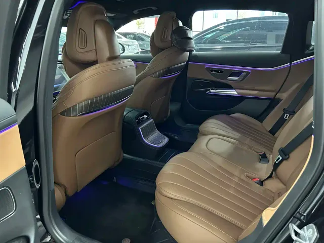 Mercedes-Benz E-Class — Фото автомобиля 14