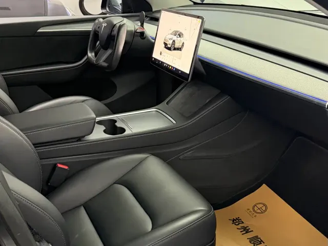 Tesla Model Y — Фото автомобиля 4