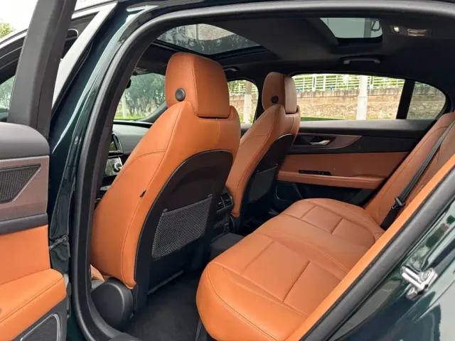 Jaguar XEL — Фото автомобиля 6