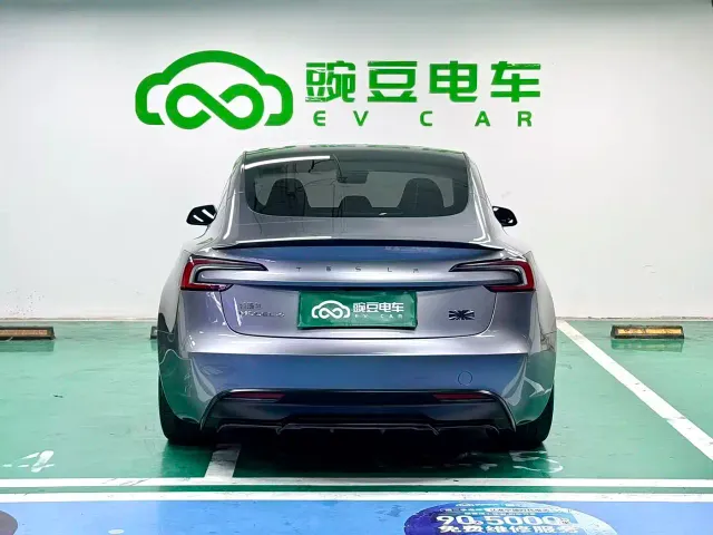 Tesla Model 3 — Фото автомобиля 17