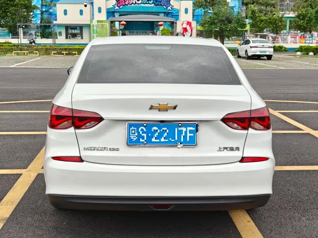 Chevrolet Monza — Фото автомобиля 5