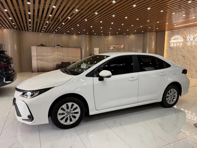 Toyota Corolla — Фото автомобиля 4