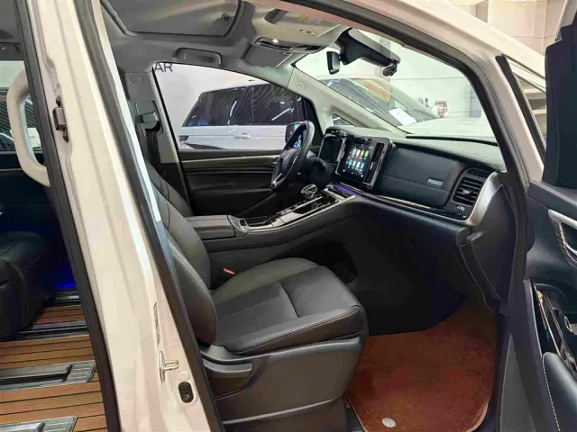 GAC Trumpchi M8 — Фото автомобиля 12