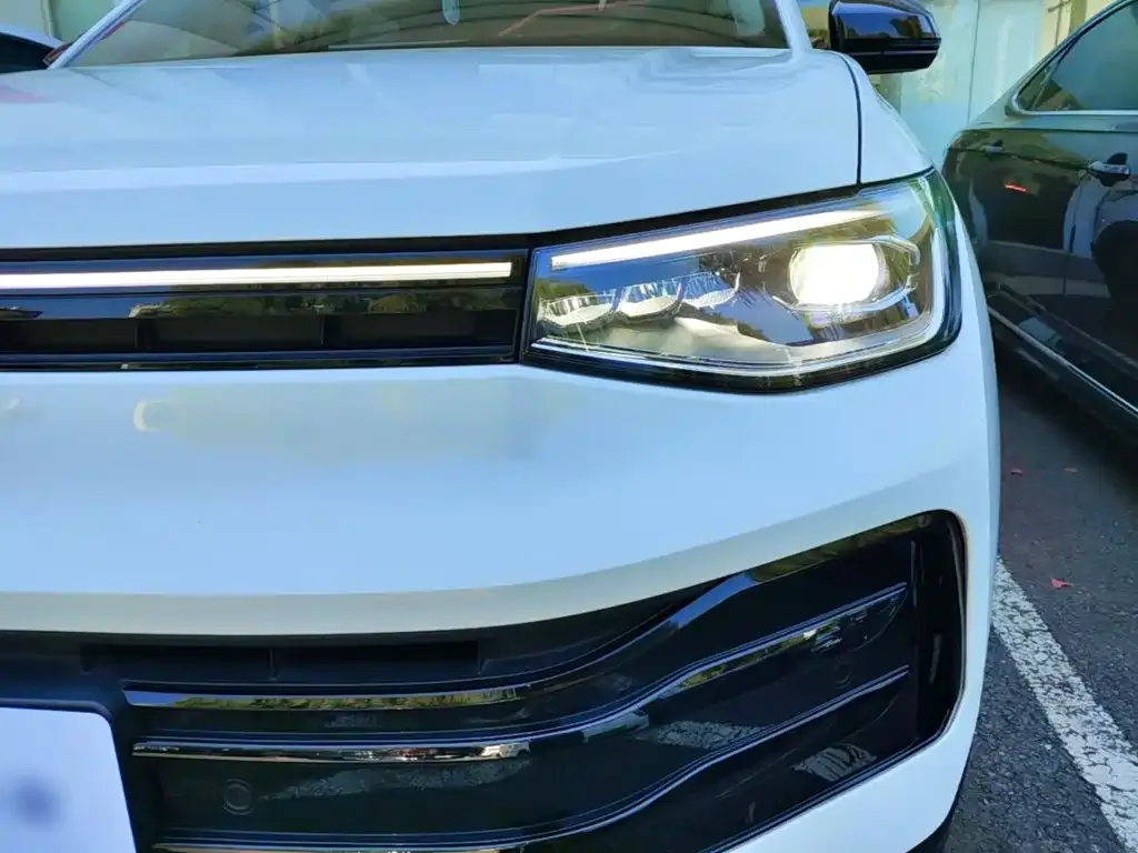 Volkswagen Tharu 2025 New Edge 300TSI Enjoyment Edition — Фото автомобиля 23