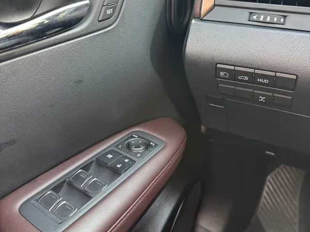 Lexus RX — Фото автомобиля 11