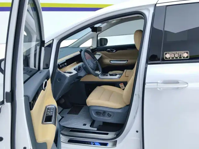 GAC Trumpchi E8 — Фото автомобиля 9