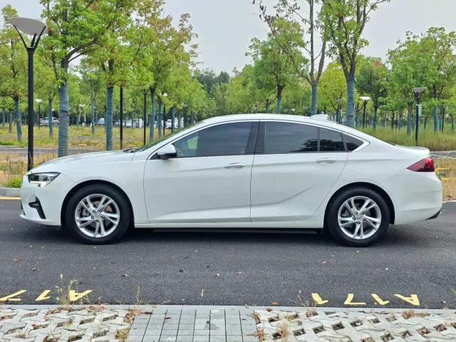 Buick Regal — Фото автомобиля 7