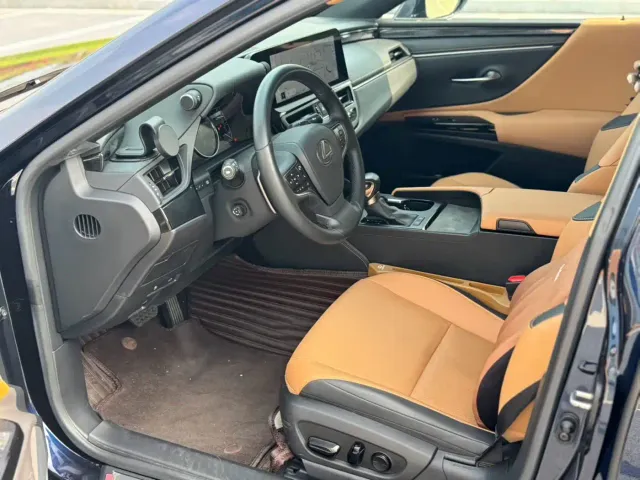 Lexus ES — Фото автомобиля 4
