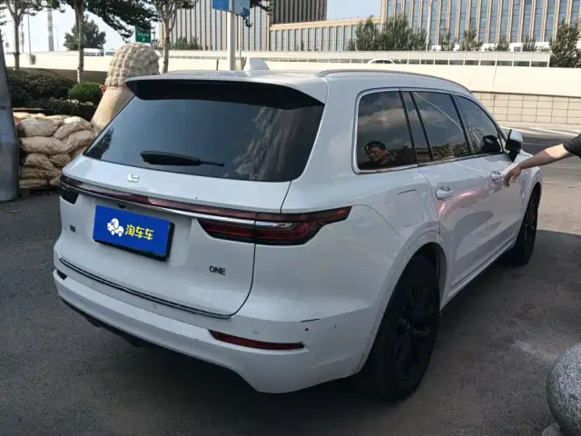 Li Auto ONE — Фото автомобиля 3