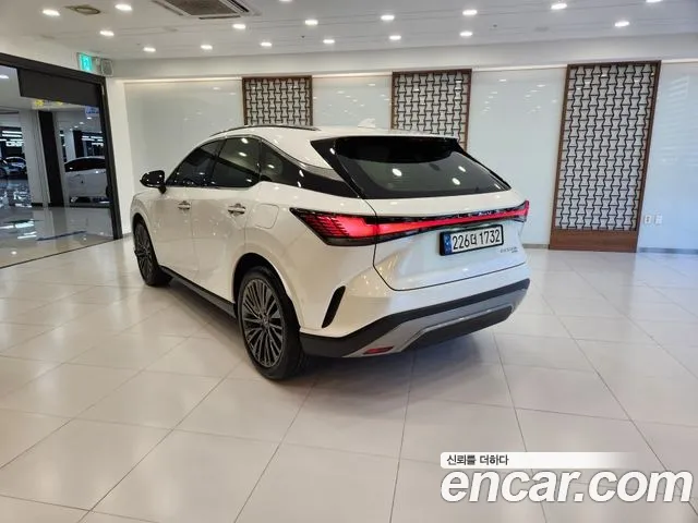 Lexus RX — Фото автомобиля 2