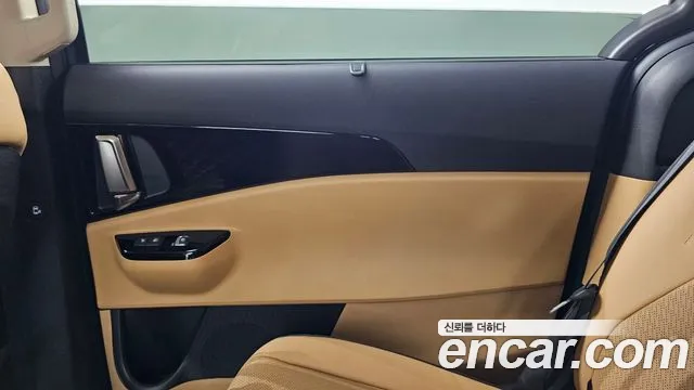 Kia Carnival Generation 4 — Фото автомобиля 14